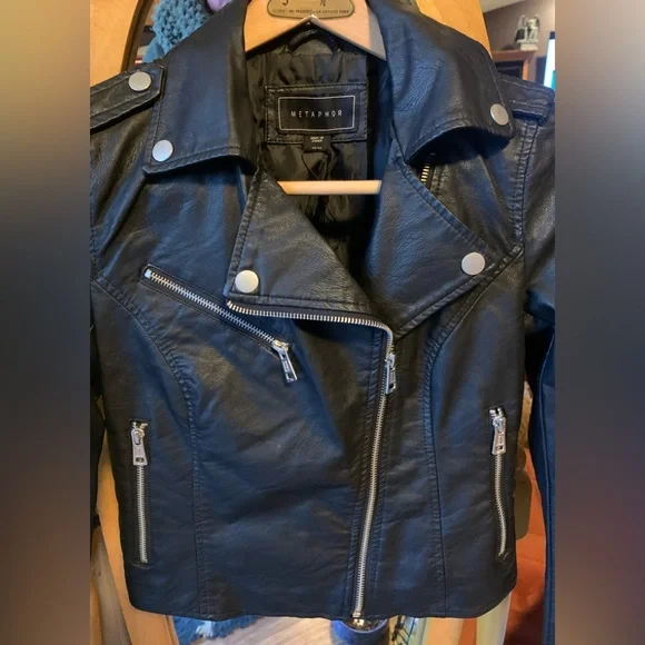 🔥 NWOT Black Faux leather cropped moto jacket - XS - Picture 5 of 15
